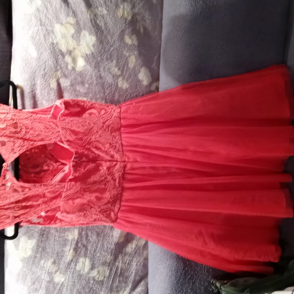 Juno Dress Collection - Picture 3 of 7